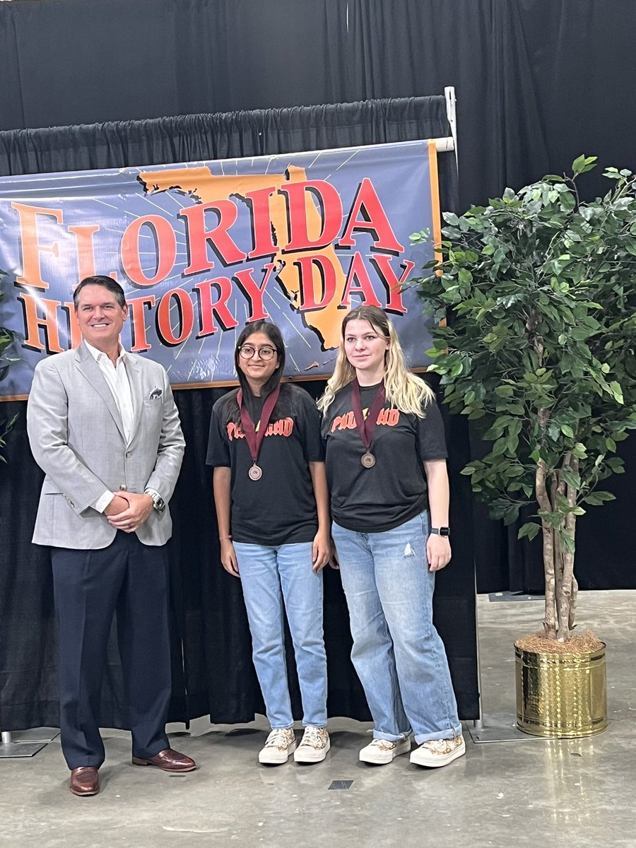 JSPhsot's tweet photo. Congratulations to @LOLHSPrincipal @HSHistoryBytes Sunaina Patel &amp; Emily Sumner for earning the Economic Freedom Award @mcilse #PascoProud https://t.co/xbizJqemWe