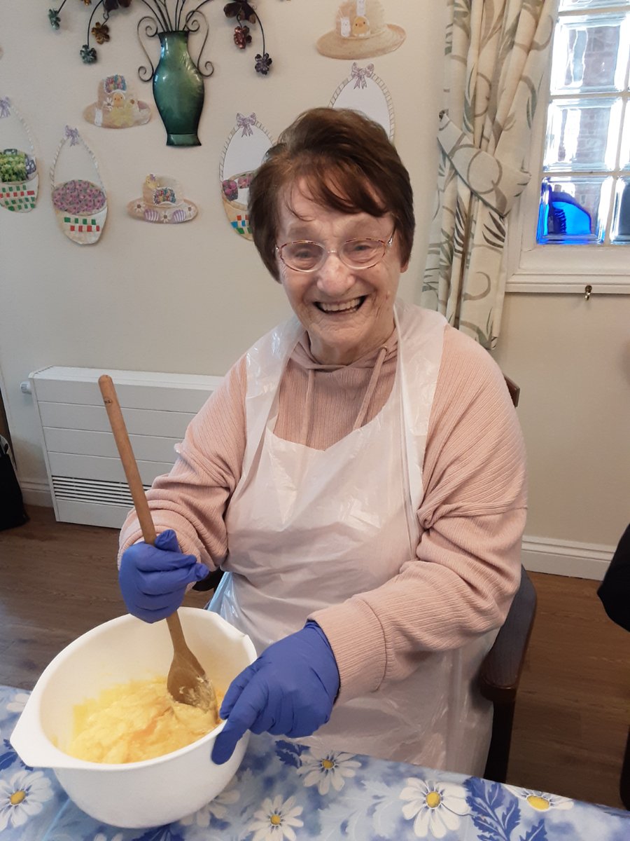 SomersetCare's tweet photo. Inver House love to partake in afternoon tea, and they decided to make some delicious fairy cakes to enjoy during one of their recent afternoon teas! Find out more about what Inver House gets up to today: 
https://t.co/P2xmL3LWDr https://t.co/ghNmLe4Aos