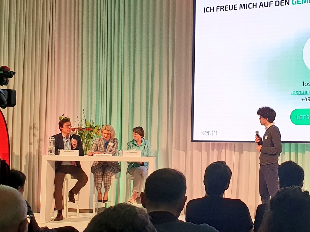 DigitalHubMs's tweet photo. Gewohnt souveräner Auftritt von #Syte und #Kerith beim #Klimaschutztag @Provinzial @mcc_muenster: Tolle digitale Lösungen von fünf Startups für nachhaltiges Wirtschaften, u.a. auch aus dem Netzwerk des @digitalHUBac. https://t.co/LcVoBNiRyu