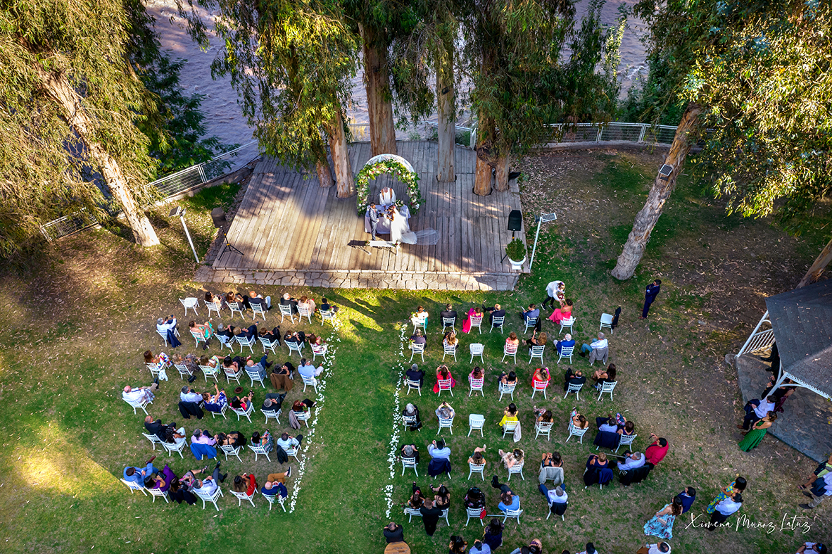 SanCasona's tweet photo. ¿Ya te imaginas casándote aquí? En Casona San José, hacemos realidad tus sueños de boda en un ambiente mágico rodeado de naturaleza y una vista inigualable de los Andes. 

 #PlanificaciónDeBodas #casonasanjose #yomecasoencasonasanjose #novias #novios #bodas #matrimonios https://t.co/O4gilJloEL