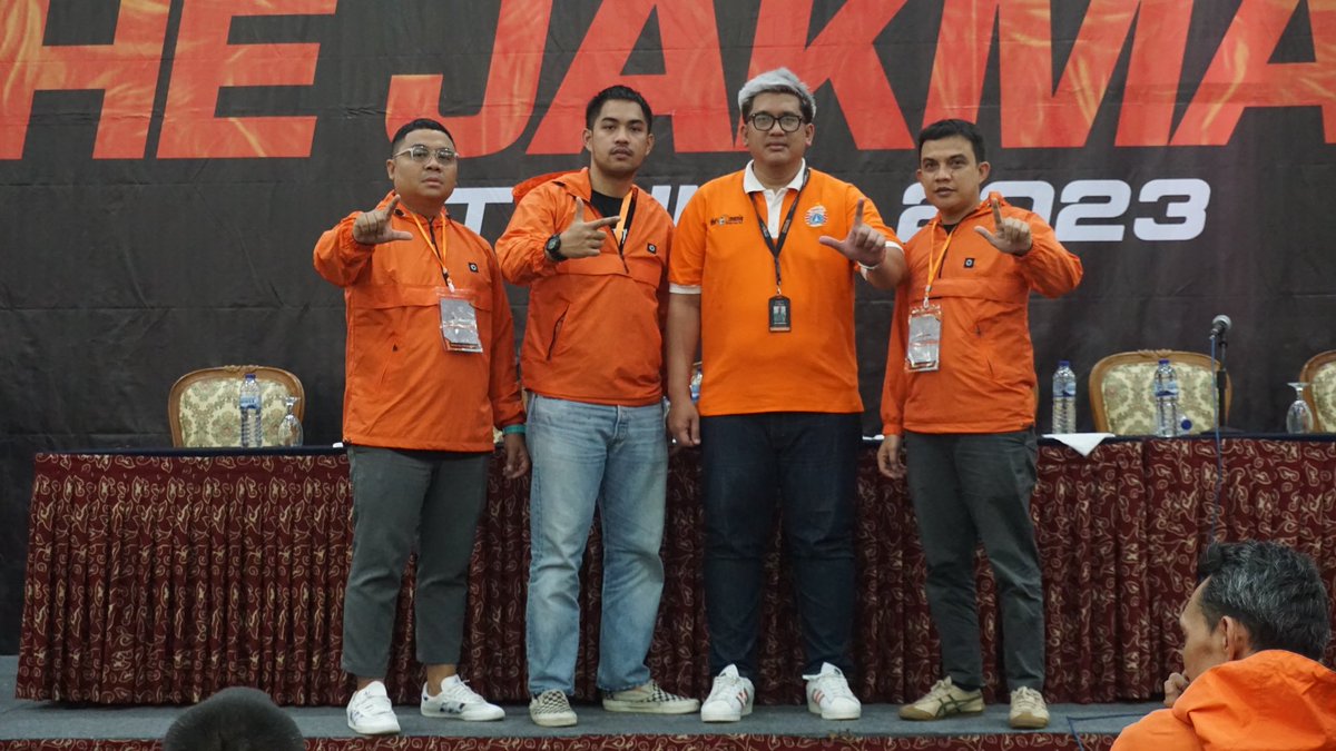 edoketaren's tweet photo. Tuntas sudah Musyawarah Besar the Jakmania 2022-23. Artinya, tuntas juga pengabdian sbg Kabid Hukum di PP the Jakmania masa bakti 2020-2023.

Usaha utk menjadikan Jakmania ke level berikutnya tercermin dalam hasil Raker. Mungkin belum bisa 4 anak tangga, 1 per 1 tapi berprogres. https://t.co/pT2Jn27Kzc