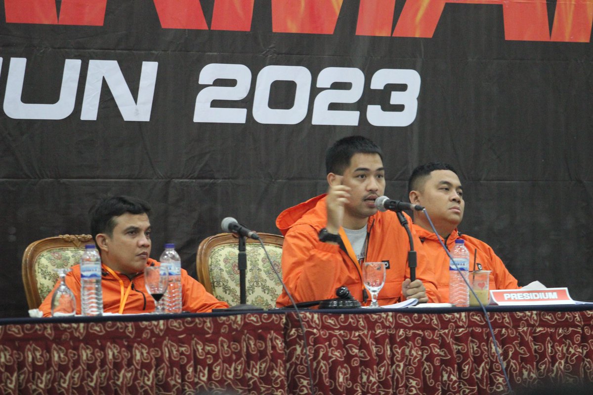 edoketaren's tweet photo. Tuntas sudah Musyawarah Besar the Jakmania 2022-23. Artinya, tuntas juga pengabdian sbg Kabid Hukum di PP the Jakmania masa bakti 2020-2023.

Usaha utk menjadikan Jakmania ke level berikutnya tercermin dalam hasil Raker. Mungkin belum bisa 4 anak tangga, 1 per 1 tapi berprogres. https://t.co/pT2Jn27Kzc