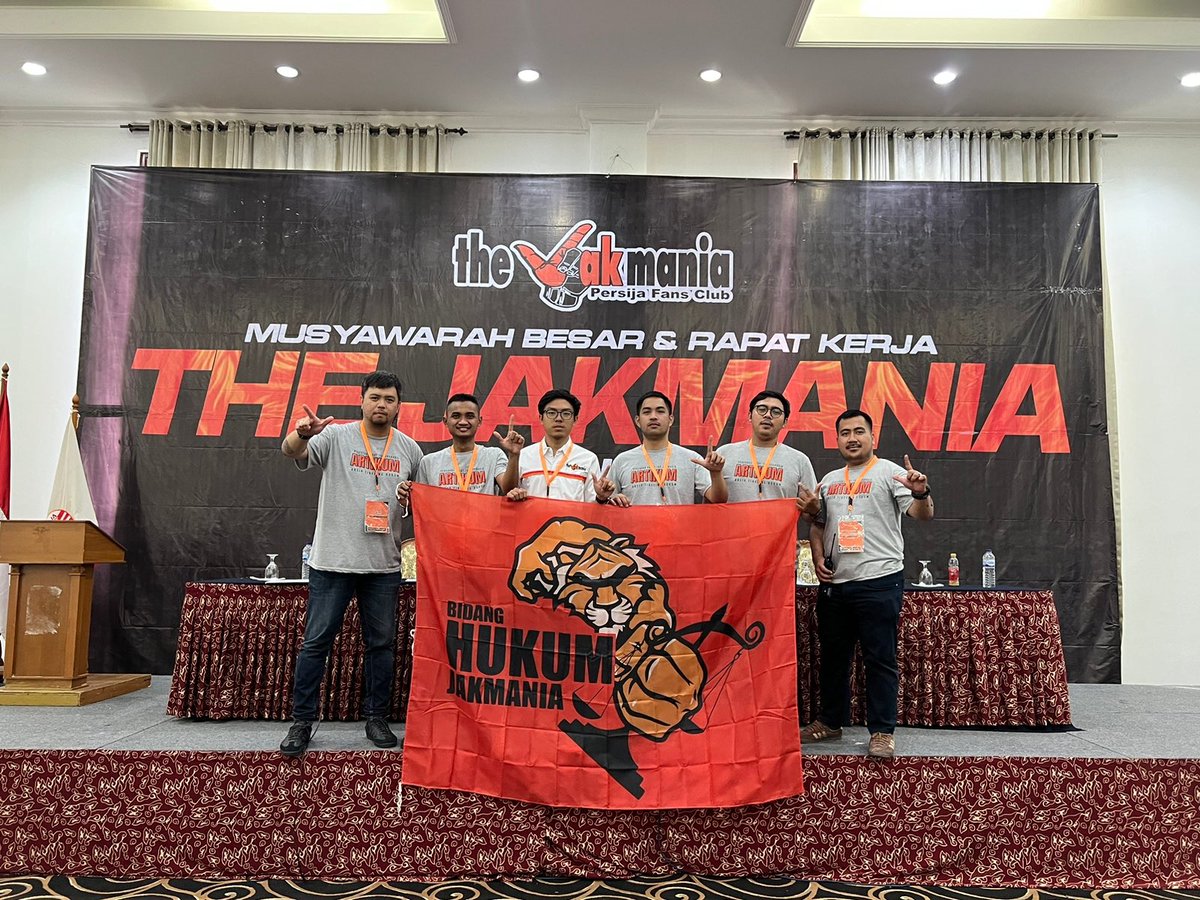 edoketaren's tweet photo. Tuntas sudah Musyawarah Besar the Jakmania 2022-23. Artinya, tuntas juga pengabdian sbg Kabid Hukum di PP the Jakmania masa bakti 2020-2023.

Usaha utk menjadikan Jakmania ke level berikutnya tercermin dalam hasil Raker. Mungkin belum bisa 4 anak tangga, 1 per 1 tapi berprogres. https://t.co/pT2Jn27Kzc