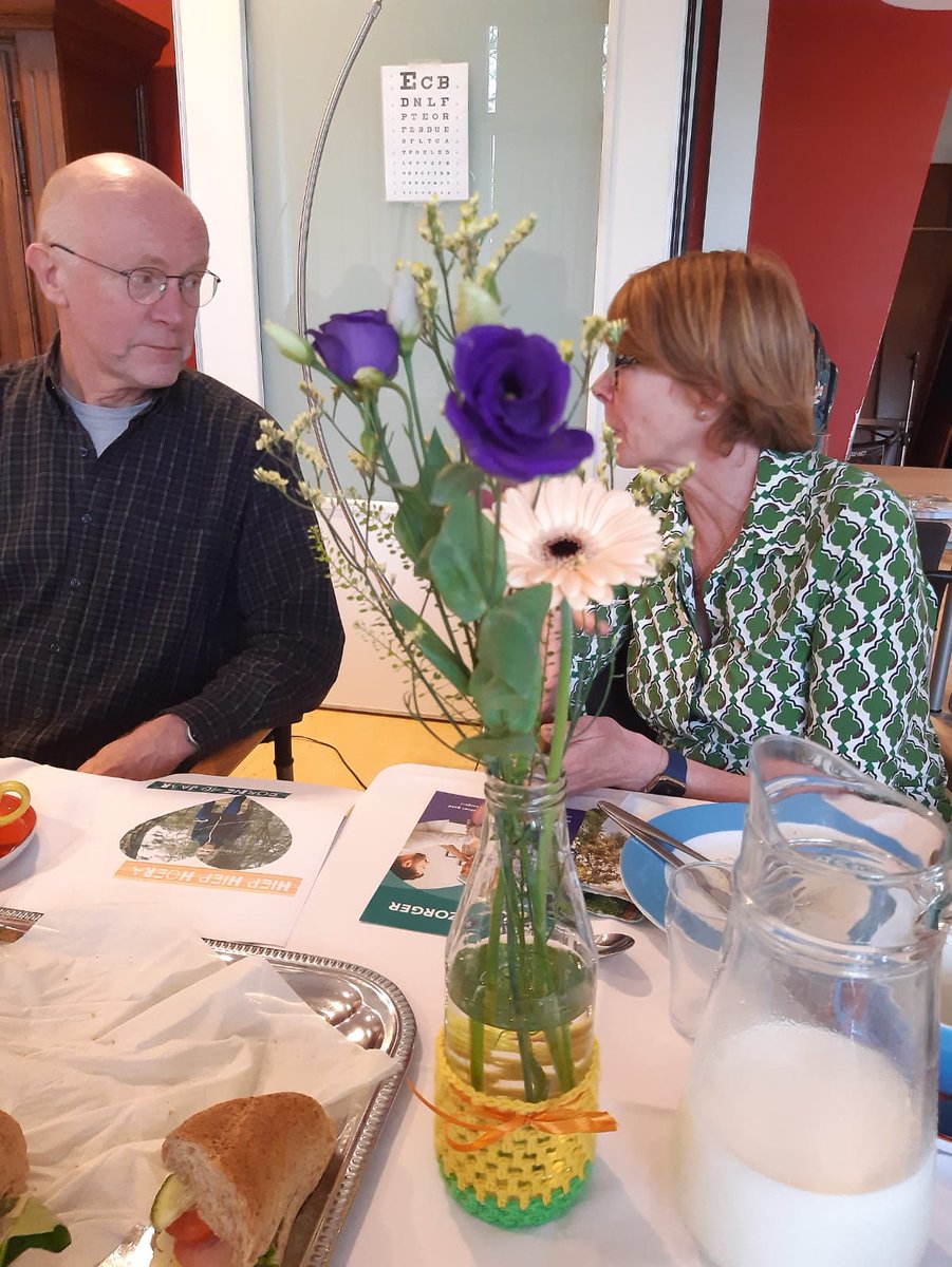 De eerste lunch voor #mantelzorgers vindt plaats in de plint in #Woerden <a href="/HartvoorWoerden/">Hart voor Woerden</a> <a href="/StMantelmeeuw/">Mantelmeeuw</a>  <a href="/LogeerhuisBred1/">@LogeerhuisBredius</a> <a href="/gemeentewoerden/">gemeente Woerden</a> <a href="/philadelphiaNL/">Philadelphia Zorg</a> <a href="/BuurtwerkWrdn/">gro-up buurtwerk Woerden</a> met muziek van Adriaan Slob, dank je wel!

"Fijne ontmoetingen, mooie gesprekken, veel herkenning onderling"