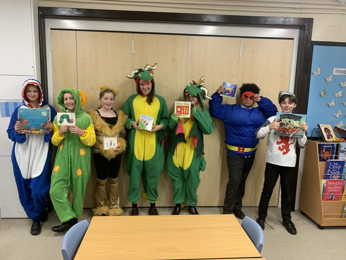 kentcollegeuk's tweet photo. As part of World Book Day, some of our Year 8s visited the Junior School to read to the Pre-Reception children. I expect it brought back some happy memories for them!
#kentcollegecanterbury #KCkindness #WorldBookDay https://t.co/Sa0AfpXbaV