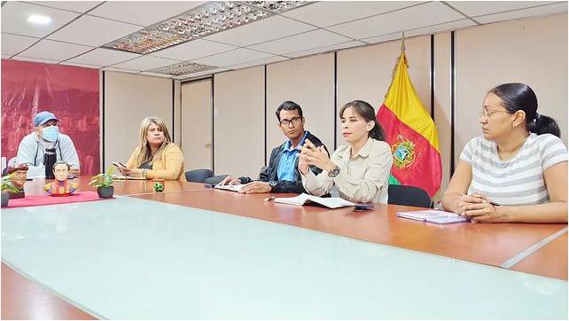 ValenciaConcejo's tweet photo. Recientemente, se llevó a cabo en los espacios del salón de comisiones del Concejo Municipal Bolivariano de Valencia, una reunión con los integrantes del Gran Polo Patriótico.
#GranPoloPatriotico #Debate #CMBV https://t.co/q5fqLzixkH