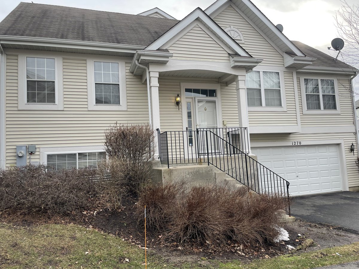 KCroweRA's tweet photo. See a virtual tour of my listing on 1270 Derry Lane #PingreeGrove #IL  #realestate https://t.co/x1MZuCPT9N https://t.co/ijnmpskcy9