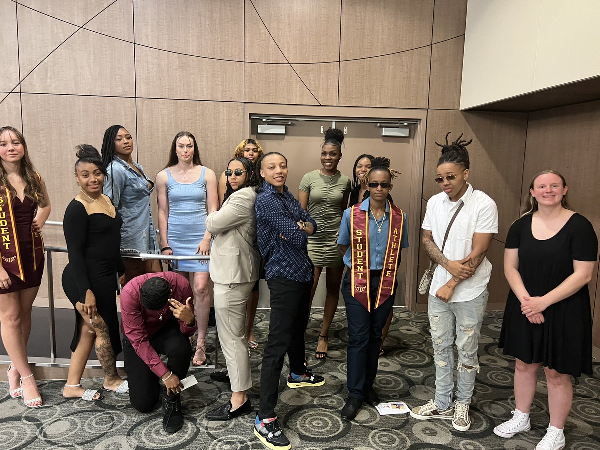 CSUDHwbb's tweet photo. Congrats to our seniors, congrats to our award winners and congrats to our squad! #StudentAthlete https://t.co/zbp9XZeOWU