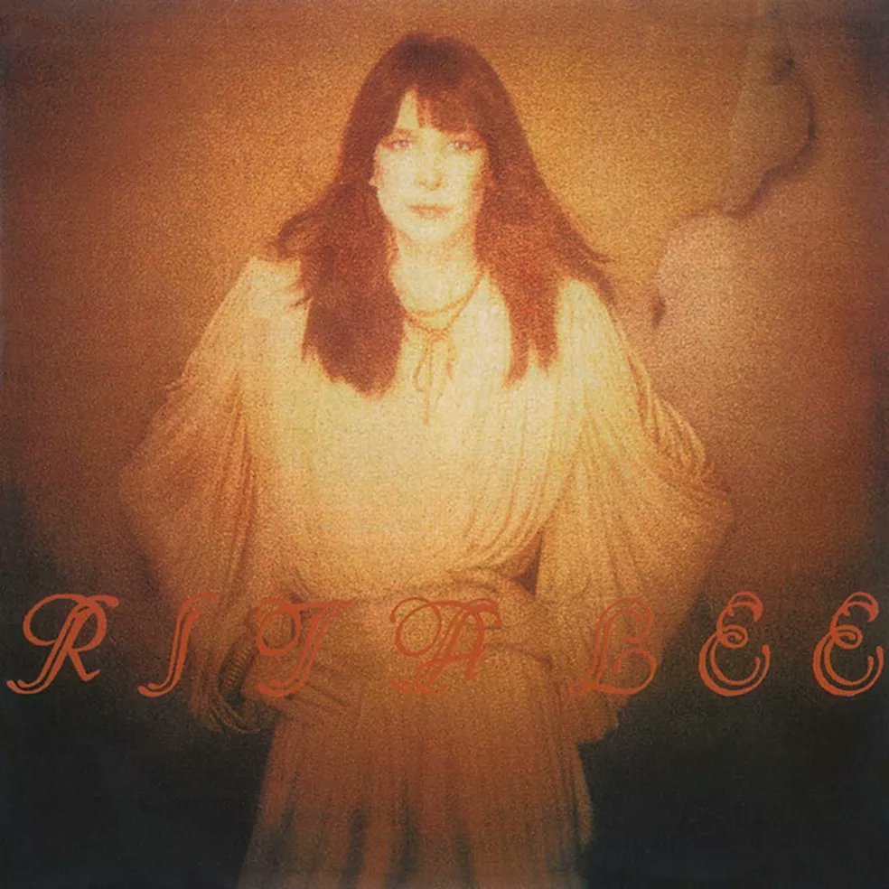 tracklist's tweet photo. Rita Lee, uma das grandes responsáveis por revolucionar a música brasileira.

Seu legado será ETERNO! https://t.co/DTBt8QeI9X