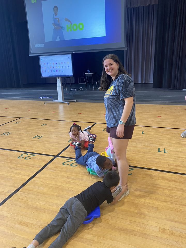 bitzelpe's tweet photo. Had a great experience at West Salisbury Elementary this semester with PHED 175! @dsp643 @DrHarlanEagle https://t.co/nrBAI1R6jC