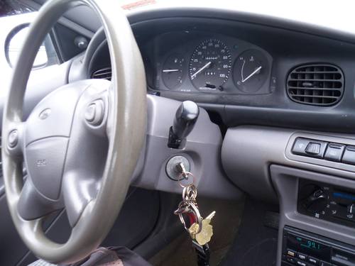 PSOSGreaterGlas's tweet image. Please make sure you lock your car doors when not in use, and please don't leave any valuables on show. If leaving your car, even for a moment, always take your keys with you. Don't give Thieves a chance.  #LockIt