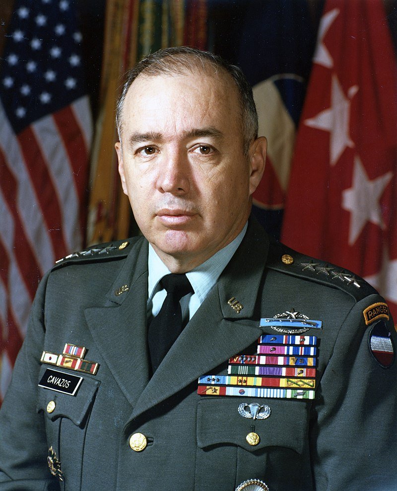 Today, #FortHood will be renamed #FortCavazos in honor of native Texas Gen. Richard Cavazos. He was the nation's first Hispanic 4-star general & was twice awarded the Distinguished Service Cross. (He also went through the same Army ROTC program that I did.) John Bell Hood was a…