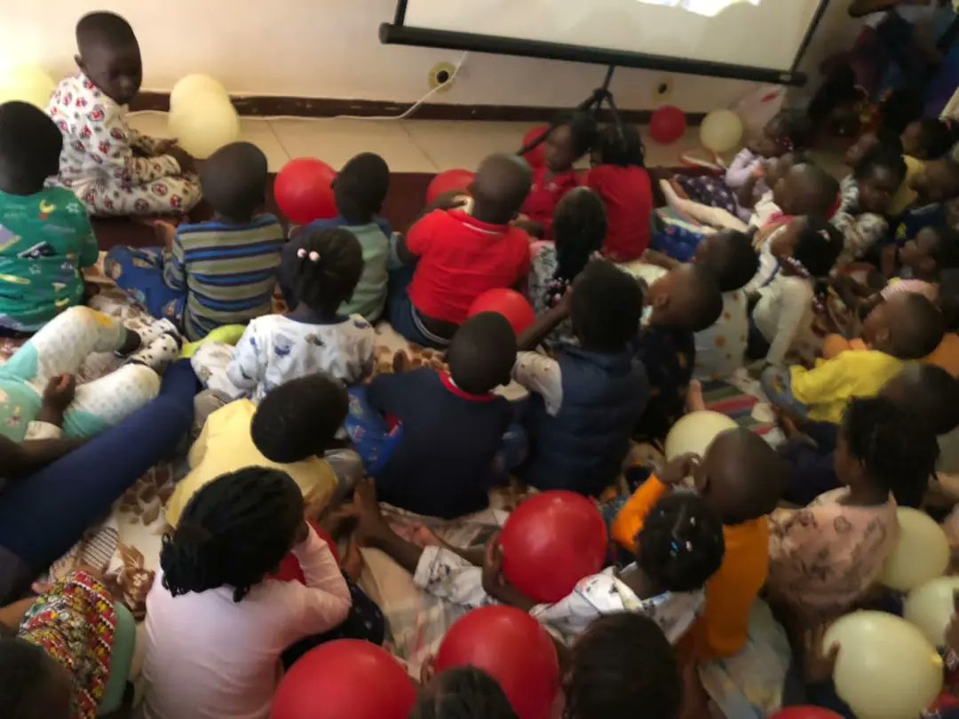PeekABoosch's tweet photo. There are many benefits to allowing your child to attend a sleepover with friends. The main benefit is socialization, which plays an important role in shaping children’s attitudes and Values

#PeekAbooEndOfTheTerm 
#PeekAbooButterflyPajamasParty
#education #children #kindergarten https://t.co/gOgjWV8h5G