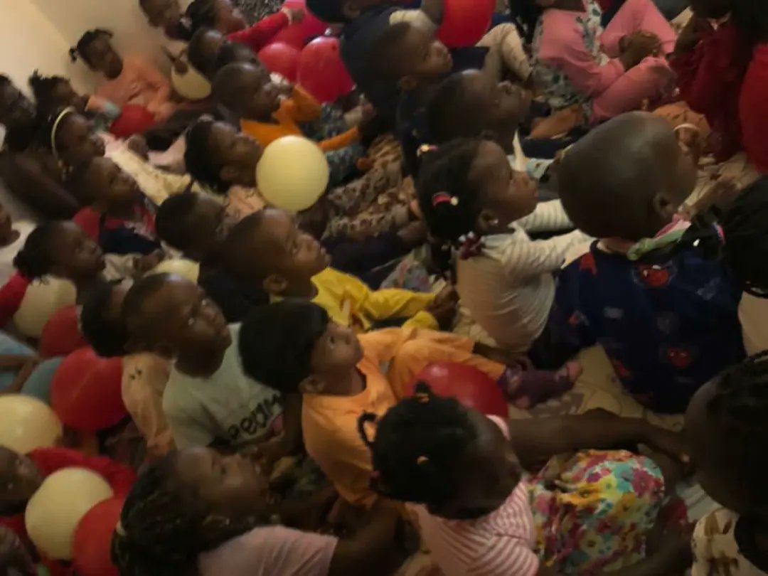 PeekABoosch's tweet photo. There are many benefits to allowing your child to attend a sleepover with friends. The main benefit is socialization, which plays an important role in shaping children’s attitudes and Values

#PeekAbooEndOfTheTerm 
#PeekAbooButterflyPajamasParty
#education #children #kindergarten https://t.co/gOgjWV8h5G
