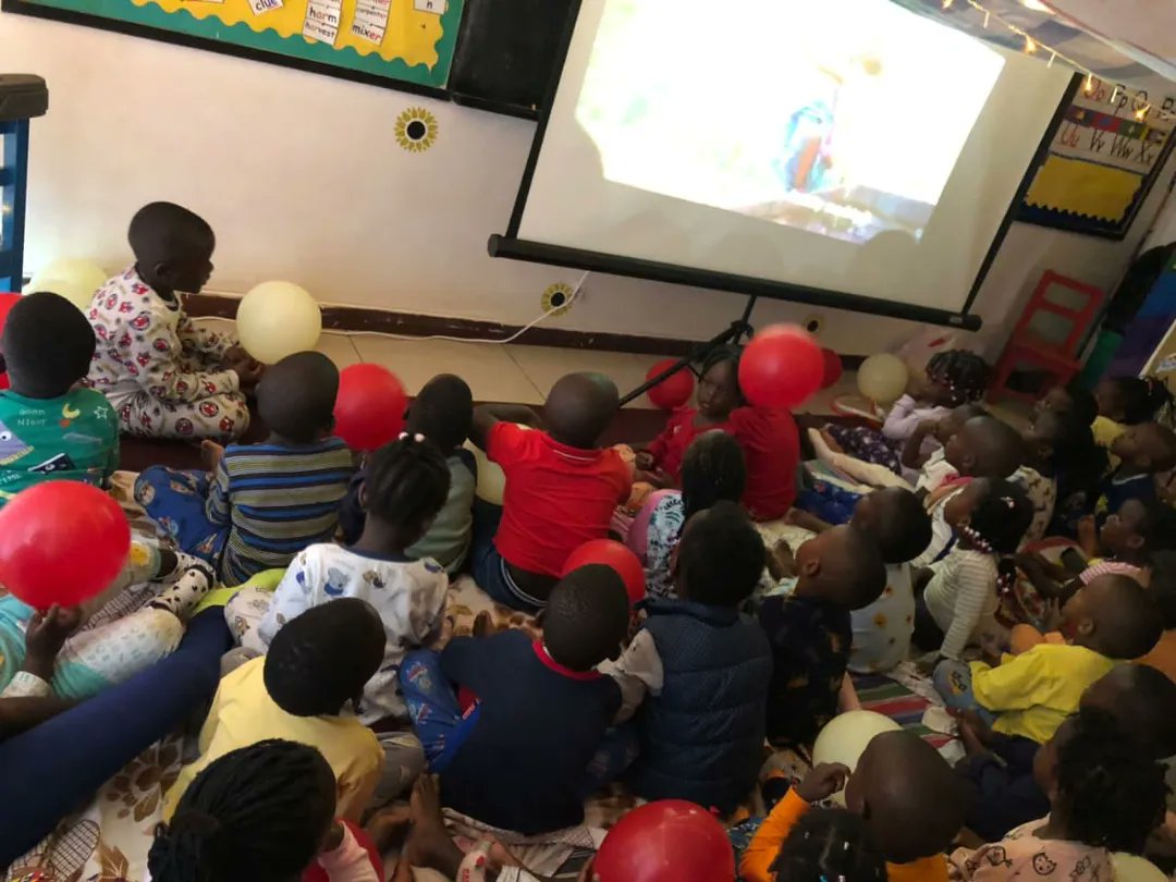 PeekABoosch's tweet photo. There are many benefits to allowing your child to attend a sleepover with friends. The main benefit is socialization, which plays an important role in shaping children’s attitudes and Values

#PeekAbooEndOfTheTerm 
#PeekAbooButterflyPajamasParty
#education #children #kindergarten https://t.co/gOgjWV8h5G