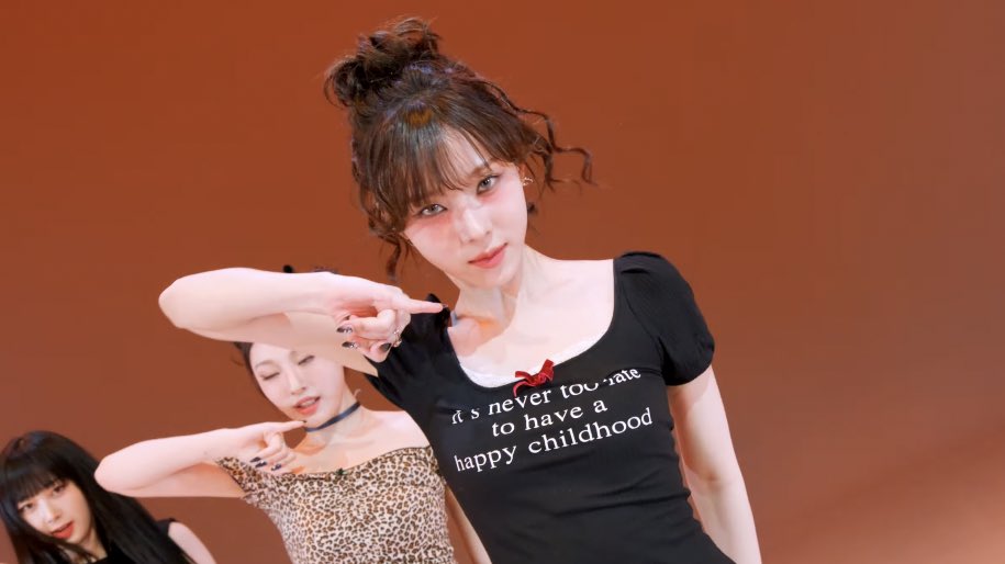 hourlykwinter's tweet photo. studio choom teaser https://t.co/idhz2g2xco