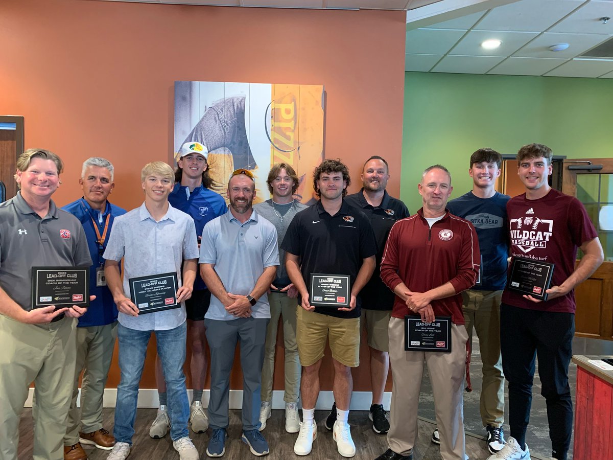 Congratulations to our senior Ben Smith on winning the Springfield Leadoff Club Howard Bell Player of the Year award! Ben has represented our program so well and we are honored to have received this award. Congratulations to all these players and coaches!!