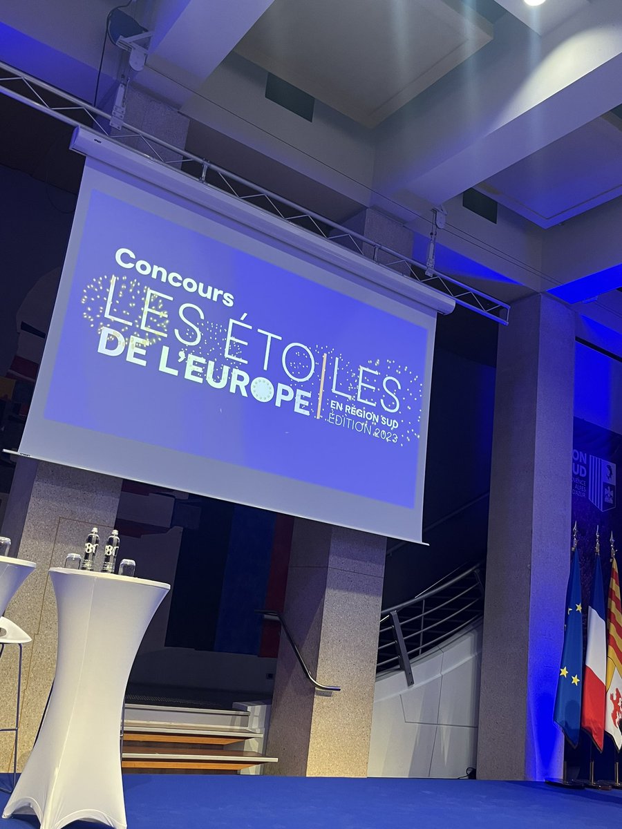 DenisP_CressPac's tweet photo. L’Europe finance de nombreux projets et @MaRegionSud les récompense aujourd’hui avec la première édition du concours des Étoiles de l’Europe. L’occasion pour notre Chambre @CRESS_sud de représenter les nombreuses ent. de l’#ESS engagées dans la protection de l’#environnement https://t.co/sLBcNZlyKq
