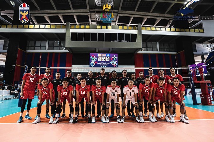 volleyballidn's tweet photo. Mumpung masih dalam euforia hattrick 🥇🥇🥇, berikut agenda kejuaraan Internasional terdekat yang akan diikuti oleh Timnas ataupun klub Voli Putra Indonesia 🇮🇩🏐

AVC Club V. Championship (14 - 21 Mei) 
AVC Challenger Cup (8 Juli) 
AVC Senior Men's V. Championship (19 Agustus) https://t.co/Uh2JbUdQkx