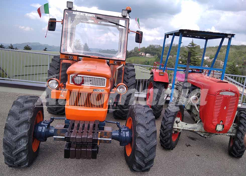 Automania_it's tweet photo. Raduno Trattori a Ramiseto by https://t.co/NQbv9FbBP1 - Video Live ecco le Belve
--> https://t.co/Ix5BA8rSRp
#RadunoTrattori #Ramiseto #ventasso #tractor #Trattori #PassioneTrattori https://t.co/YgRB7aGo46