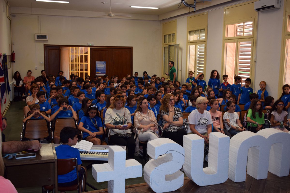 JesuitaAlicante's tweet image. Today we have celebrated in our school the &quot;Europe Day&quot;, with various events in all levels. We show you pictures of the 5th and 6th Primary School event, in which our classmates from Salamina (Greece) have also participated.

#sepie #ErasmusPlus #erasmusplusproject #ErasmusDays