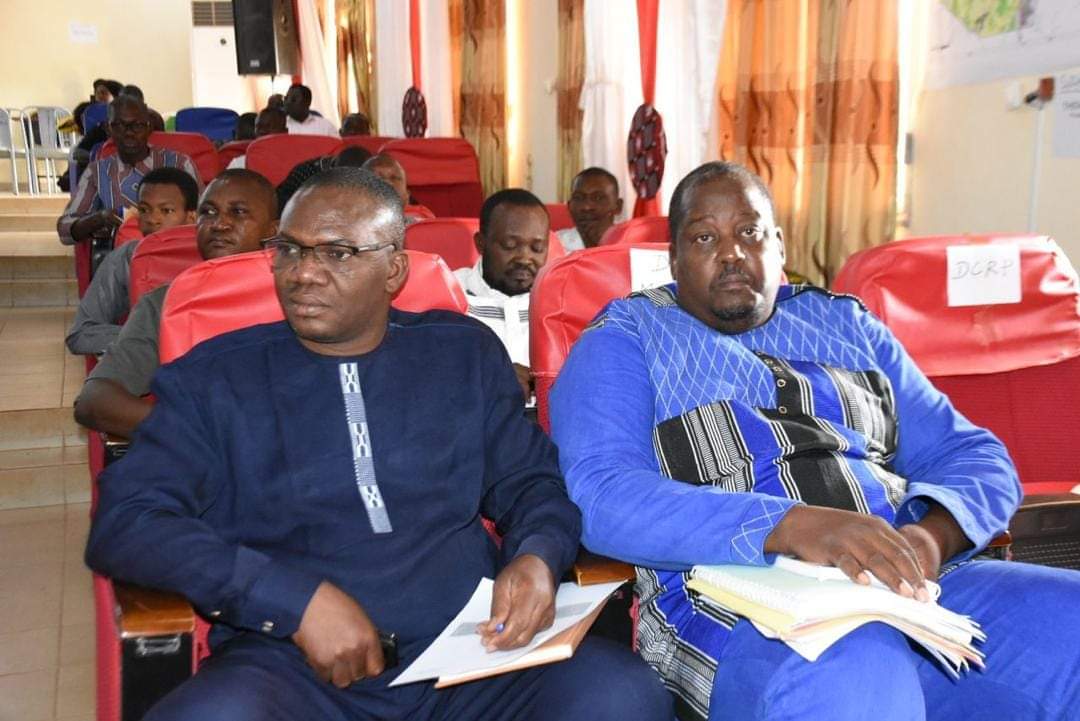 MuhFaso's tweet photo. PLANIFICATION URBAINE
Le SDAU de la ville de Léo en cours de validation 
(Koudougou, 9 mai 2023)-Le ministre de l’Urbanisme, des Affaires foncières et de l’Habitat, Mikaïlou SIDIBÉ a présidé la cérémonie d’ouverture de la session d’examen et de validation  https://t.co/HlNy1Z9D31 https://t.co/SWlPYZnBhr