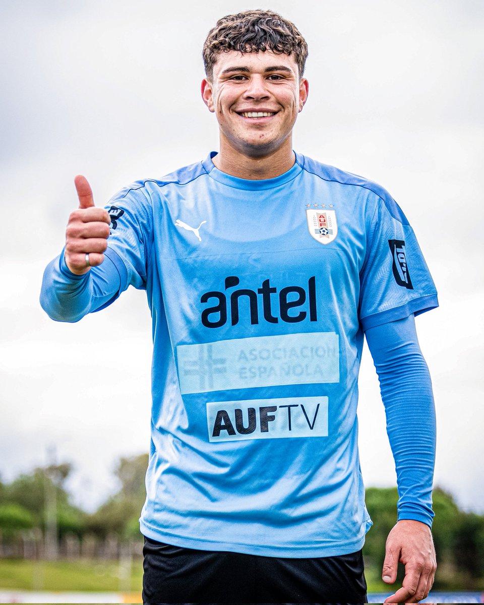 Dodici_SM's tweet photo. Primeras imágenes de Alan Matturro entrenando con la Selección Nacional de Uruguay Sub 20, preparándose para el Mundial.

#SelecciónNacional #Uruguay #Sub20 #MundialSub20 #VamosPorMas #JugadoresDodici https://t.co/dZLqRTGAVD