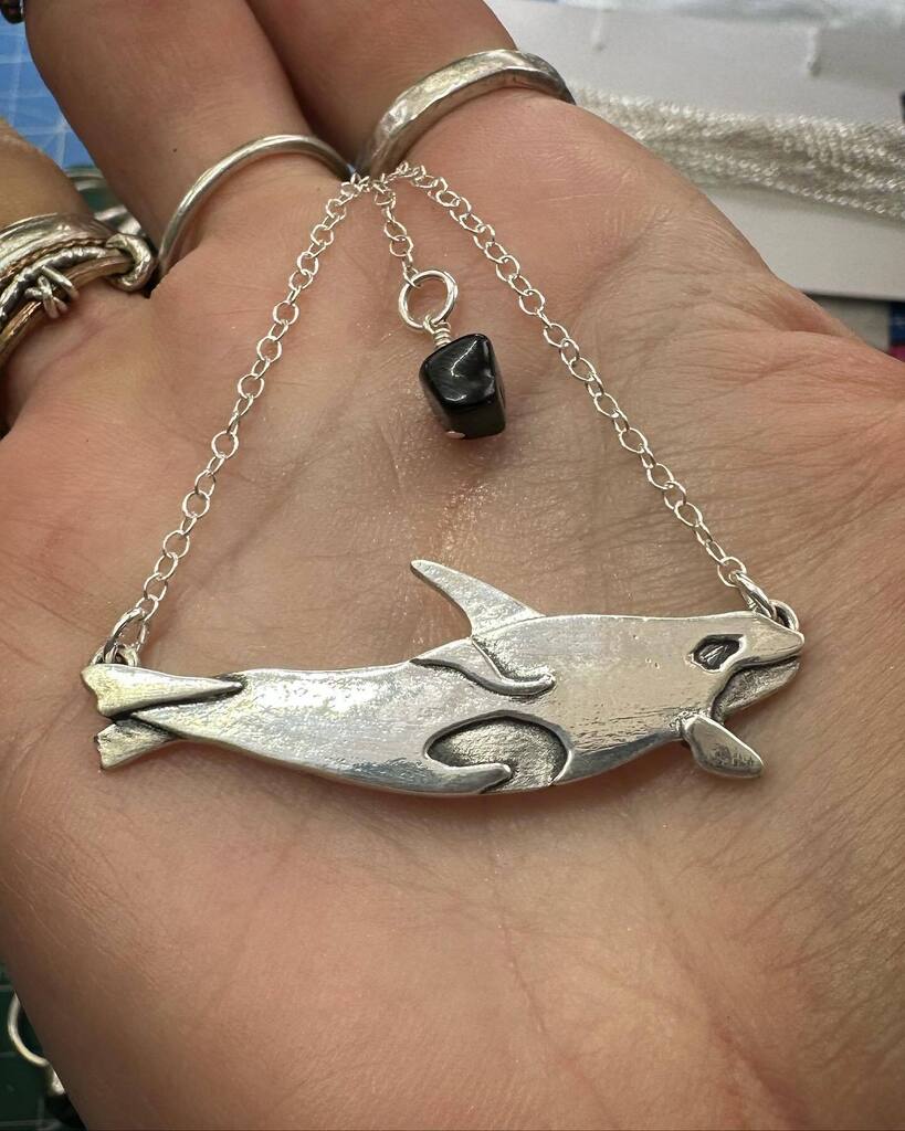 A lovely simple little orca inspired by a wonderful human. A one of just like her… finished with a piece of onyx. . . . #orca #killerwhale #artclaysilver #silverjewellerydesign #handmadewithlove #ecosilver #ecofriendlygifts #seaswimming #coldwaterthe… instagr.am/p/CsBiJG4omsl/
