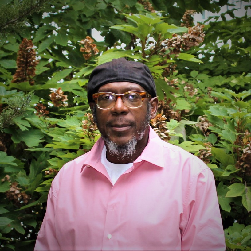 RebeccaRhynhart's tweet image. 🚨Please help us find my dear friend Khalif Ali.
Khalif is a loving father, son and founder of the Beloved Care Project. We must reunite him with his family.
If you have any information about his whereabouts please contact his family at:+1 (267) 815-0020.
Retweet this.