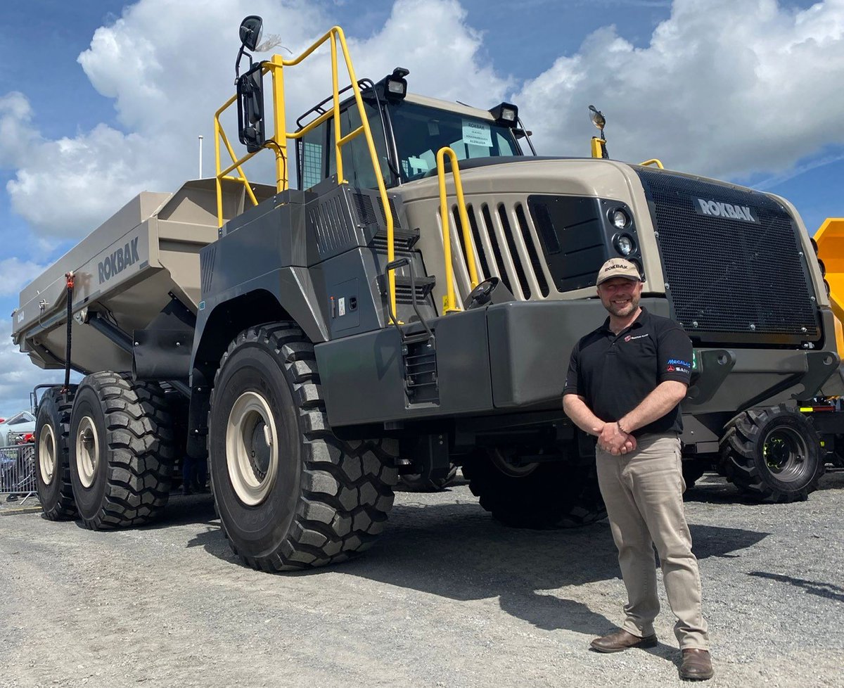 SleatorPlant's tweet photo. The @rokbak_haulers has arrived at our stand just in time for the Balmoral Show 2023!
It's the largest machine at the show and that can definitely be seen in the pictures below, making our Aaron look like a wee dot in comparison!
#Rokbak #RA40
@Ballyvesey https://t.co/ob8cx4DpLe