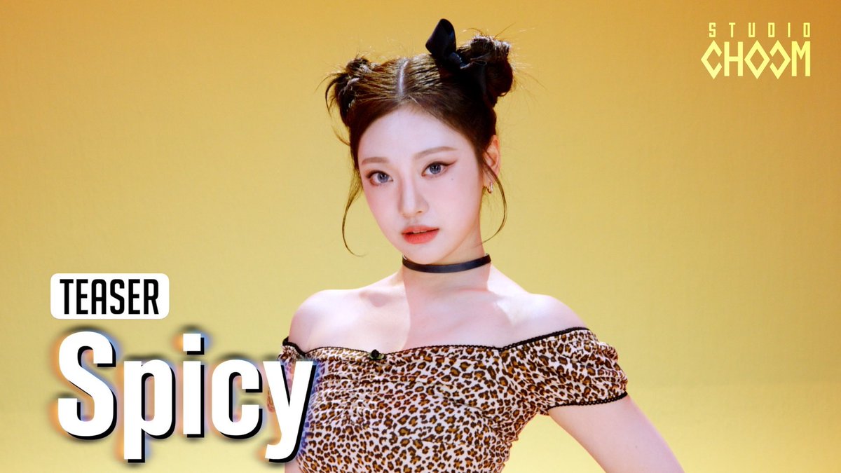 สตูดิโอเดียวกัน ห่างกันแค่10เดือนแต่ช่างแต่งหน้าคนละคน ใครว่าเบื้องหลังไม่สำคัญ เอาใครมาทำตรงนี้ก็ได้มึงมาดูนี่ค่ะ