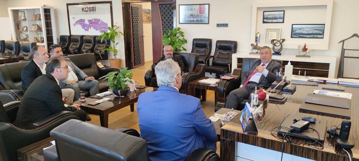 rprefahizmir's tweet photo. Milletvekili adaylarımız Hacı Mehmet Solmaz ve Ali Hakan KÜLAHÇIOĞLU ve Kemalpaşa ilçe yönetimimiz KOSBİ Bölge müdürü Mükremin ZÜLKADİROĞLU Beyi makamında ziyaret ettiler.Teveccühlerinden ötürü kendilerine teşekkür ederiz. #kemalpaşa #kosbi #rprefahizmir #milligörüşmeclise https://t.co/tSFOTSxyi6