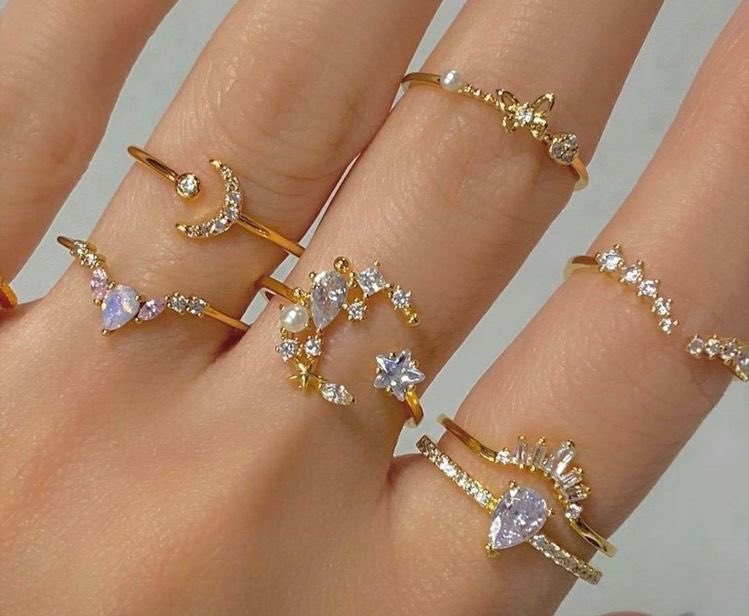 300moods's tweet photo. Dainty rings ✨ https://t.co/OiSbuprEsC