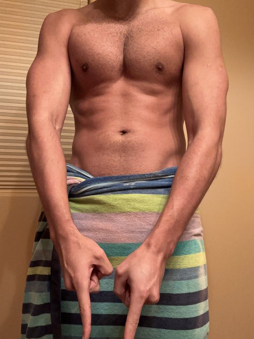 Post workout lol https://t.co/kHKXGRQvud<a href="/tag/nsfwtw"class="tags"><span>#nsfwtw</span></a>