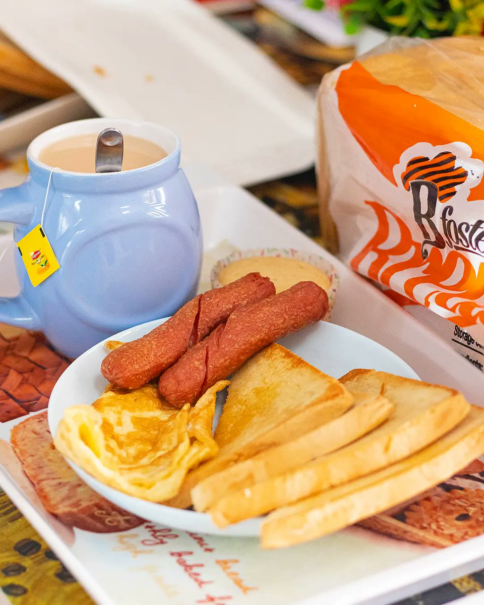 BFoster_bakery's tweet photo. @gyaigyimii B Foster Bread lights up your breakfast moments. 
 #bfosterbread #breakfastideas #toastedbread
#mood  #breakfast https://t.co/6voVuegy7X