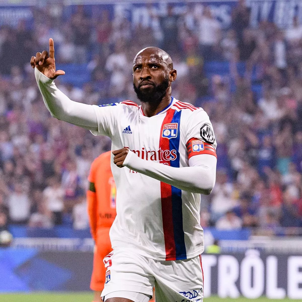 LUFCMOTcom's tweet photo. 🗞 Leeds United have been named as one of five clubs considering a move for Lyon striker Moussa Dembele. [YEP] #LUFC https://t.co/ruUfW3jieS