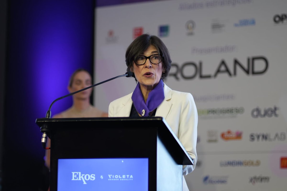 onumujeresEcu's tweet photo. Ekos #VioletaSummit | Durante su intervención @anaelenabadilla resalta que según varios estudios realizados, que las mujeres en cargos directivos tienen mejores resultados cuando ellas están bien integradas en el equipo de alta gerencia. #CerremosLaBrecha Foto @RevistaEkos https://t.co/2j4aei0xTL