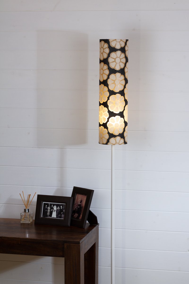 imbuelighting's tweet photo. Tall Drum Lamp Shade in Black Batik Big Flower: https://t.co/3QYGPEe7hq
#handmade #lighting #interiordecor #interiordesign https://t.co/CRUxmmIhIM