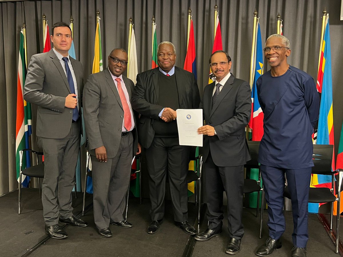 auauniversity's tweet photo. AUA signed an MoU with Southern African Union (SAU) to offer Master of Divinity in the region. Dr Paul Shongwe, Ps Mandla Lupondwana, Elder Tony Neerings along with Dr Jongimpi Papu and Dr Vincent Injety, Vice-Chancellor, AUA. #MasterofDivinity #AdventistUniversity #SouthAfrica https://t.co/KsqkARPxJ3