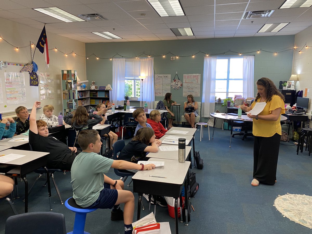 Amazing times at Shawboro Elementary in ⁦<a href="/CurrituckK12/">Currituck County Schools</a>⁩ doing EOG reviews with ⁦<a href="/SpheroEdu/">Sphero Education</a>⁩ with 5th graders ⁦<a href="/amy21bennett/">Amy Bennett</a>⁩ ⁦<a href="/ReThinkBetsy/">ReThinkBetsy</a>⁩ #nced #ncbold #nciste #istecert @robdietrich2 ⁦<a href="/aplusedtech/">Dr. Ashley McBride</a>⁩ ⁦<a href="/BoucherLauren/">Lauren Boucher</a>⁩