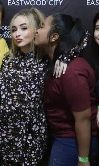 kimlanobs's tweet photo. subtle flex but yes i am seeing sabrina carpenter in manila for the 2nd time since the singular tour was cancelled before pandemic :(((  im hoping for a meet and greet package 🤭😭 @SabrinaAnnLynn see u my love https://t.co/aKMwS45cIl