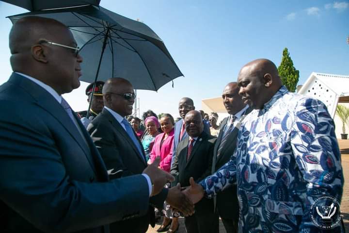 AlutaDavid1's tweet photo. #Le chef de l'état @fatshii13 vient de poser ses valises au Gaborone capitale du Botswana pour une visite d'État. Dans sa suite le #VPM Christophe Lutundula et le ministre d'État de l'intégration régionale #Antipas Mbusa Nyamwisi. https://t.co/EWO7117OZE