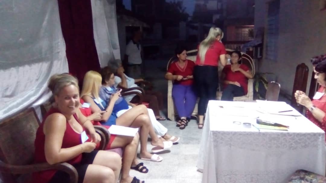 MayelnDaz1's tweet photo. El Bloque Celia Sanhez Comunidad Tato Madruga realiza en sus delegaciones el proceso 11no Congreso FMC en homenaje al Natalicio de Celia . Santaclareñas Vencedoras de Imposibles.  #MujeresEnRevolucion.  @DiazCanelB @DrRobertoMOjeda @tetestuang @Colina_VClara @FMC_Cuba https://t.co/RQHIMIbDLB