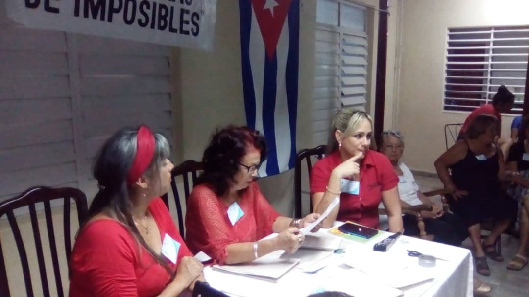 MayelnDaz1's tweet photo. El Bloque Celia Sanhez Comunidad Tato Madruga realiza en sus delegaciones el proceso 11no Congreso FMC en homenaje al Natalicio de Celia . Santaclareñas Vencedoras de Imposibles.  #MujeresEnRevolucion.  @DiazCanelB @DrRobertoMOjeda @tetestuang @Colina_VClara @FMC_Cuba https://t.co/RQHIMIbDLB