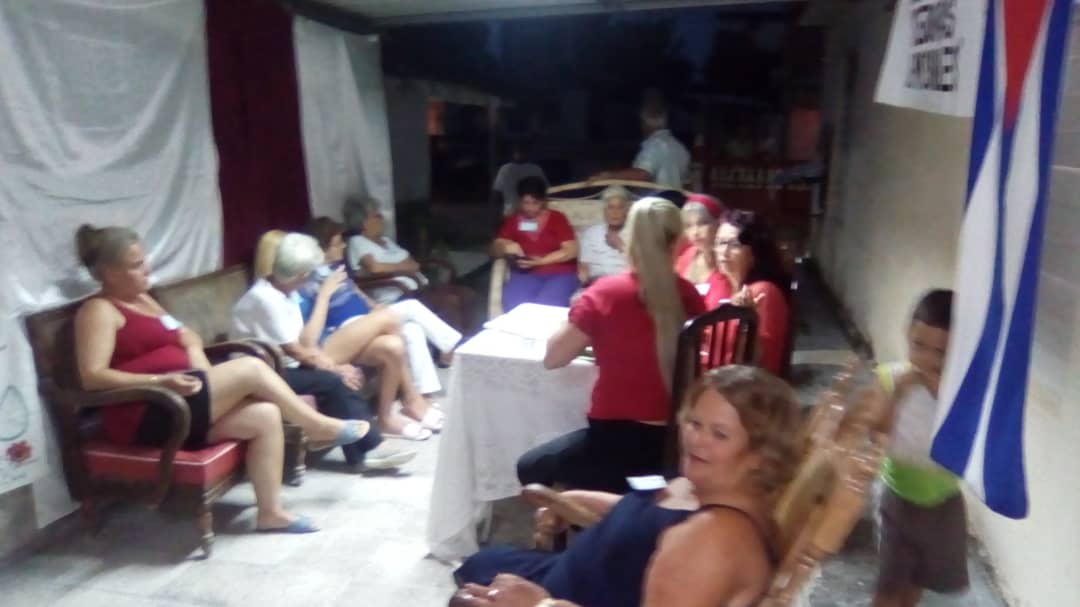 MayelnDaz1's tweet photo. El Bloque Celia Sanhez Comunidad Tato Madruga realiza en sus delegaciones el proceso 11no Congreso FMC en homenaje al Natalicio de Celia . Santaclareñas Vencedoras de Imposibles.  #MujeresEnRevolucion.  @DiazCanelB @DrRobertoMOjeda @tetestuang @Colina_VClara @FMC_Cuba https://t.co/RQHIMIbDLB