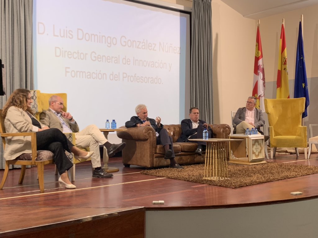 CSFPJCYL's tweet photo. Comienzan las Jornadas “Prácticas Educativas de Éxito a través de los resultados obtenidos en los Proyectos de Innovación Educativa y su impacto en las aulas”.
#FormacionCyL #InnovaCyL #PresentaCyL @CSFPJCYL @crfptic @CFPIdiomas https://t.co/RlfNosaEp9