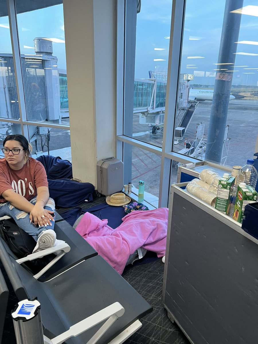 EmmaSarfati_'s tweet photo. that your compensation will be a voucher for a flight with Copa, which literally has no flight coming or going to Europe. Some pictures of the post chaotic experiment of my life two weeks ago when going to Cartagena for #isbi. You are scandalous @CopaAirlines https://t.co/QoAfyjUUmN