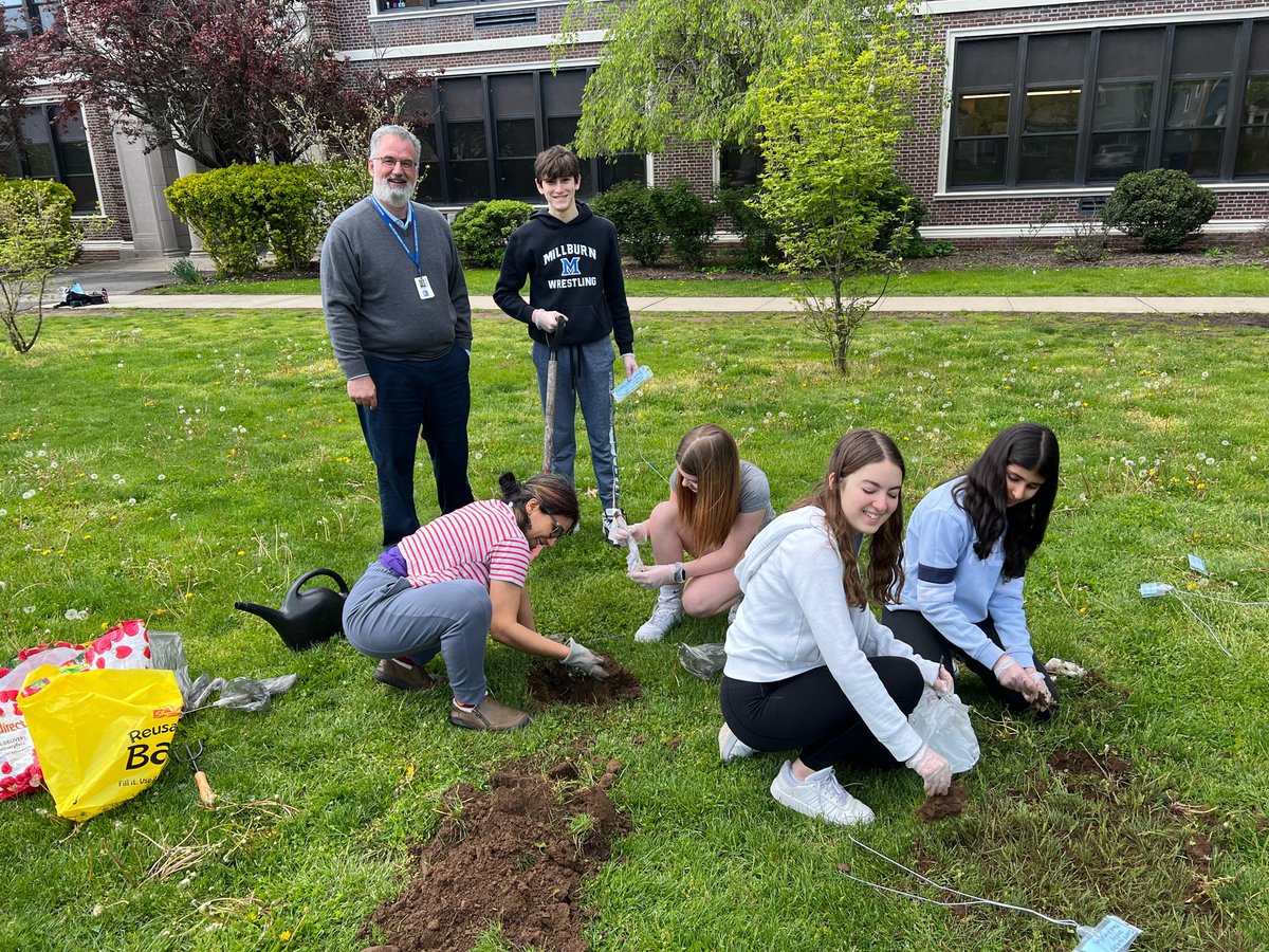 MMSGuidDept's tweet photo. MMS Student Ambassadors were excited to plant four bare root oak saplings on the school's front lawn thanks to the NJ Forest Service and Millburn Township's Forester, Stacie Phelps. @millburntwp @MillburnMSPrin https://t.co/v8iy1rJVZM