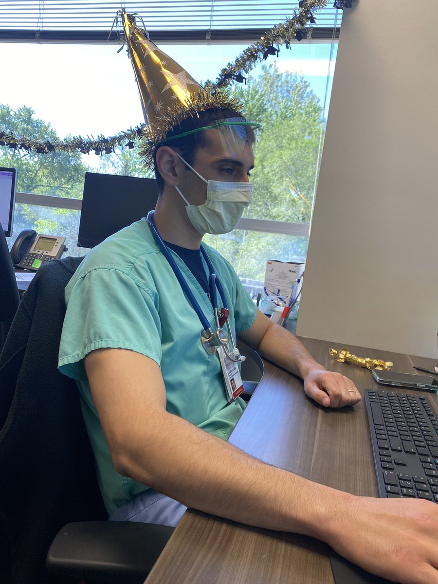 cjchiu's tweet photo. Today is Steve's last day in clinic as an @OhioStateIMRes. He's going to be an excellent cardiologist but sad to see him go! Thanks to Victoria for bringing in the decorations! 🎉 https://t.co/M0nyWXqTFq