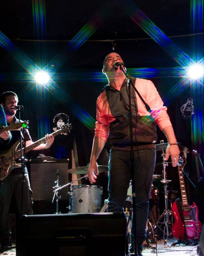 DriversLos's tweet photo. 🎤🔥 🎸 Gracias a todos los que nos acompañaron y vivieron la energía de la música en vivo en @bar.ducon 🙌 

 ¡Nos vemos en el próximo show! 🎶

📸 @lucia_underpro 

#losdrivers 
#barducon #conciertoenvivo #nochedemusica #showenvivo #musicauruguaya #B… https://t.co/uQVzNPRWyz https://t.co/5Y59YYIeok